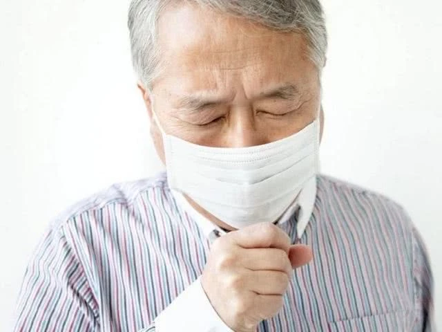 为什么夏天总是喉咙不舒服？可视喉镜检查一下了解原因